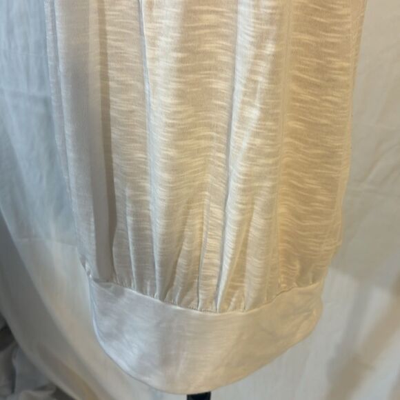 Energize white top with lace neckline size large - Picture 3 of 7